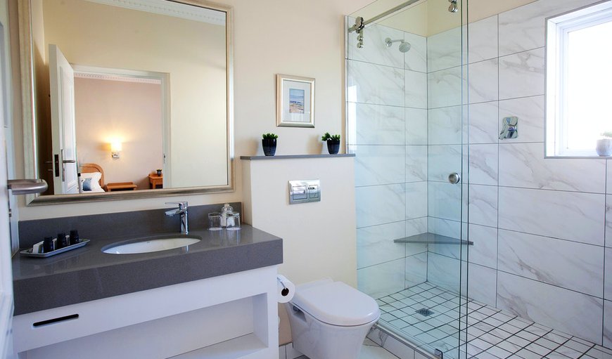 Non Sea Facing Standard Twin Rooms: Non Sea Facing Standard Twin Room - Bathroom