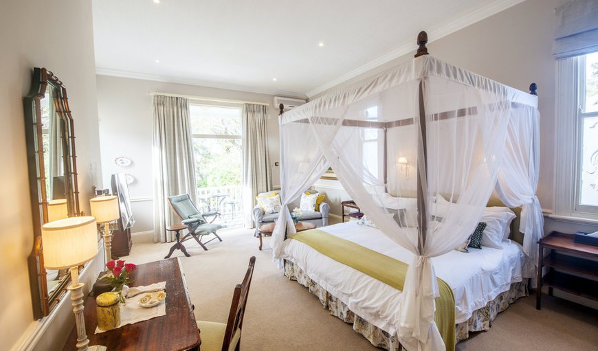 Luxury Double Rooms: Luxury Double Rooms - Bedroom with a king size bed