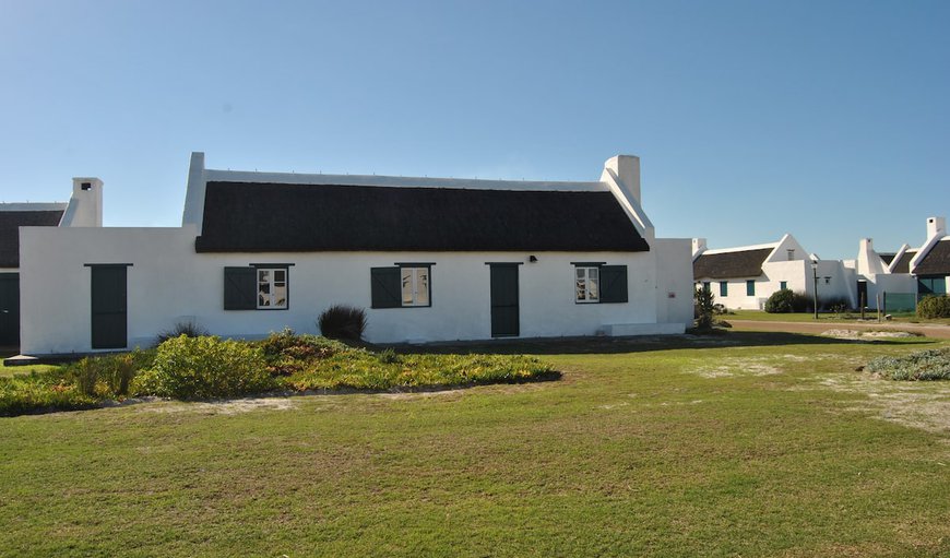 Welcome to Kaalvoet Kuier Cottage in Langezandt, Struisbaai, Western Cape, South Africa