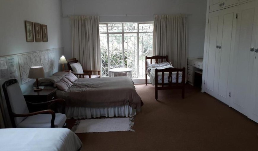 Main Bedroom: Main Bedroom - Bedroom with a double bed, 1 single bed, and a cot for kids up to age 12