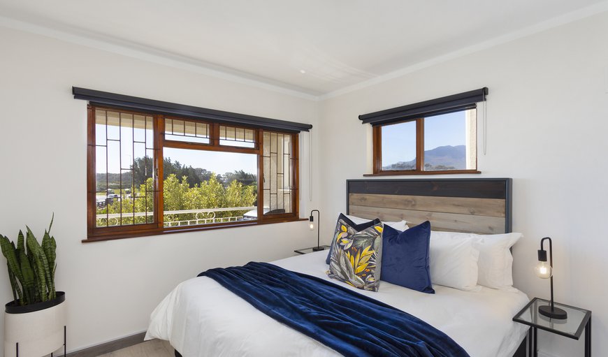 Comfort Self-catering Apartment: The main bedroom features a King bed