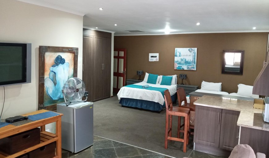 Family Double Room - Sleeps 4: Family Double Room - Sleeps 4