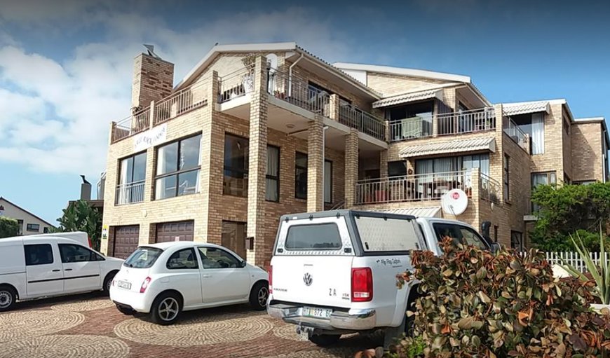 Welcome to Saltrock Lodge in Wavecrest, Jeffreys Bay, Eastern Cape, South Africa