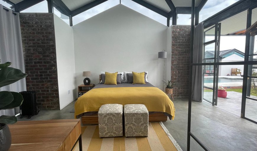 EersteBosch One Bedroom Cottage: One Bedroom Cottage - Bedroom with a king size bed