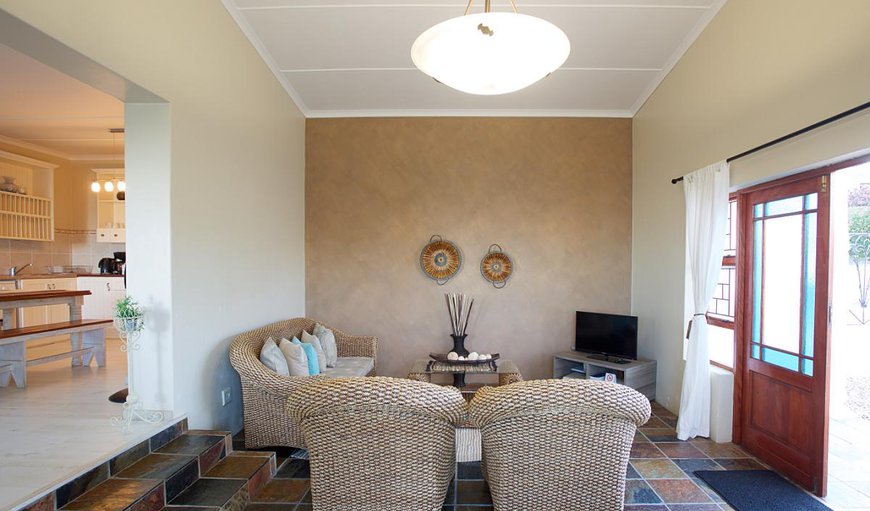Two Bedroom Self Catering Unit no8: Two Bedroom Self Catering Unit no8 - Lounge area
