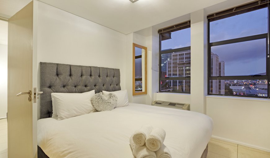 Self-catering Apartment: Bedroom with a queen size bed