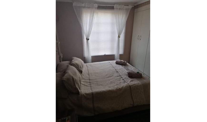 2411 Papegaai: Main bedroom