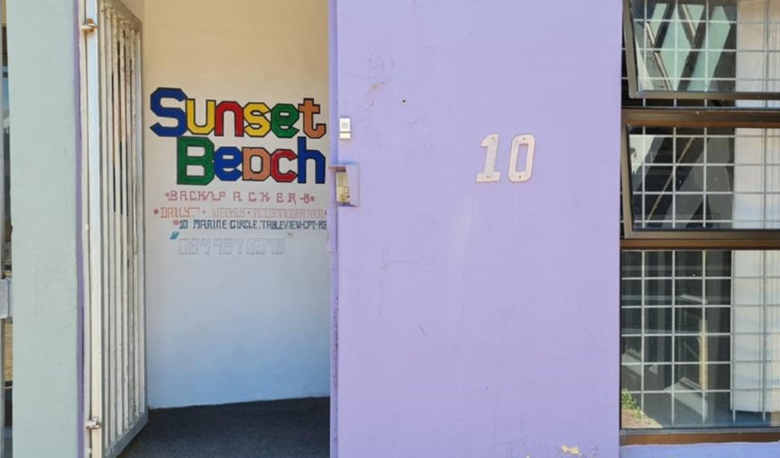 Welcome to Sunset Beach Backpackers in Bloubergstrand, Cape Town, Western Cape, South Africa