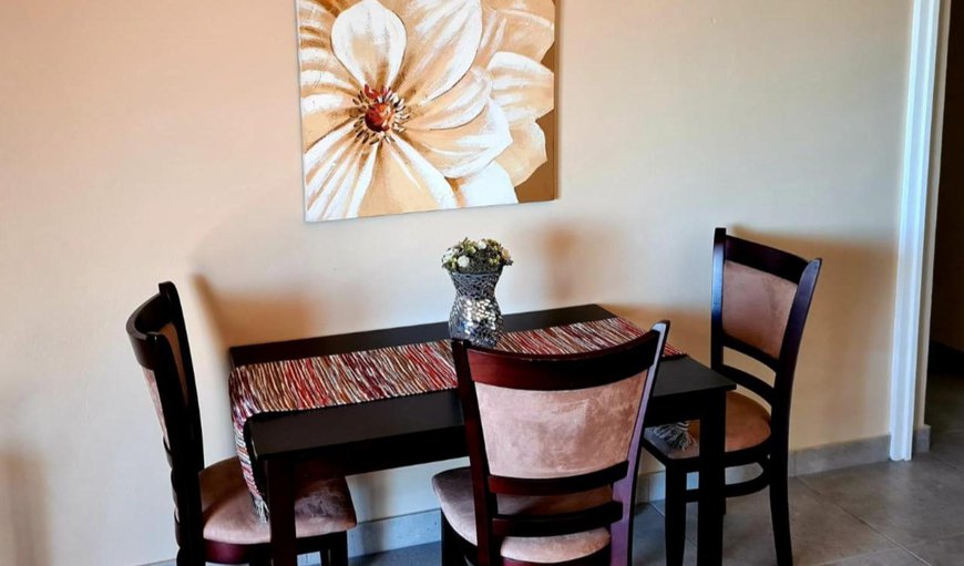 4 pax S/C Flat: 4 pax S/C Flat - Small dining table