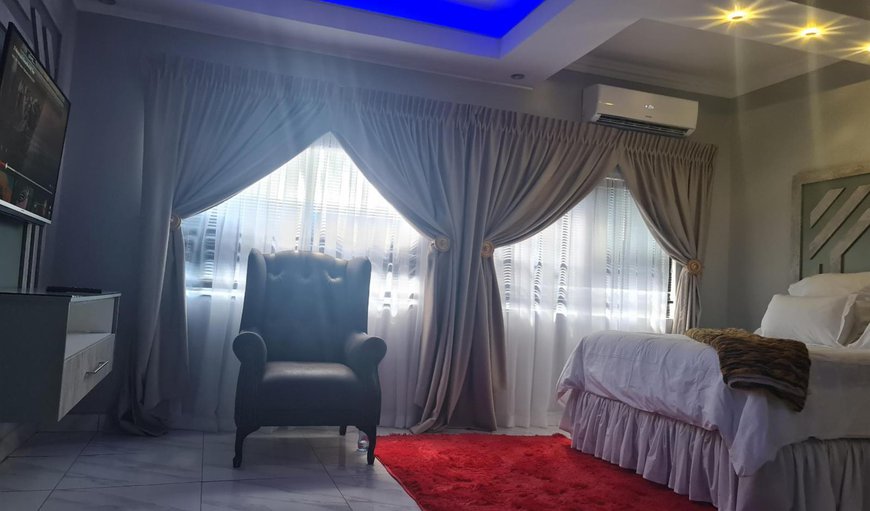 Luxury Queen Room: Luxury Queen Room - Bedroom