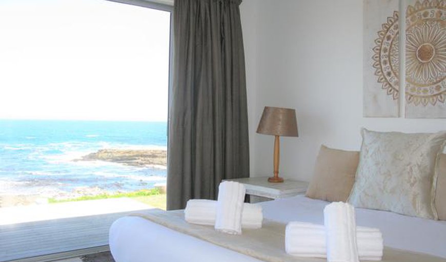 Beachfront Cottage: Main bedroom panoramic sea views!