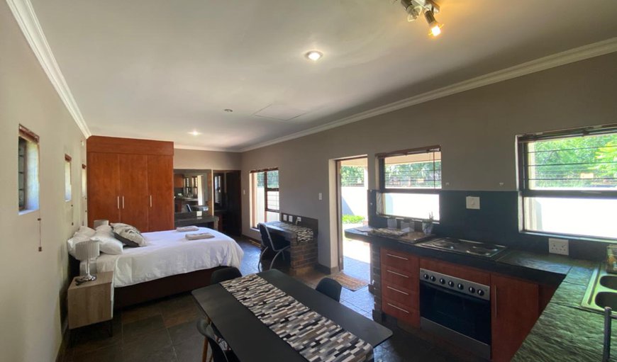 Sharalumbi Wildlife Estate Unit 93: Open plan kitchen/bedroom with a bathroom