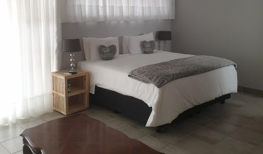 Double Ensuite Shower: Luxury King Room