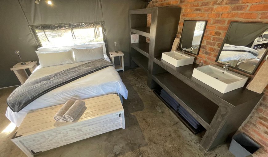 Luxury Bush Tent 5: Bed