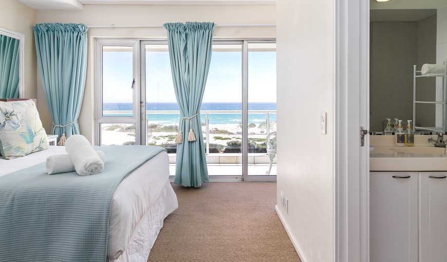 Dolphin Beach C105: Bedroom