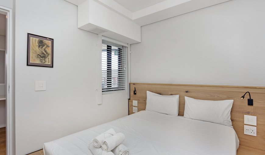 Self-catering Apartment: The single bedroom features a queen bed