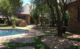 Migrate Bush Chalets image
