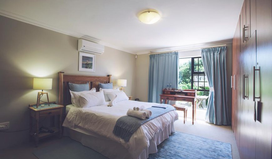 Luxury Ground floor with Queen Bed: Room 5 has a Queen sized bed with garden views