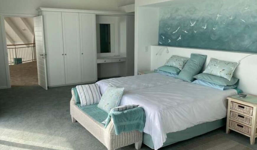 Luxury Beach House: Main bedroom