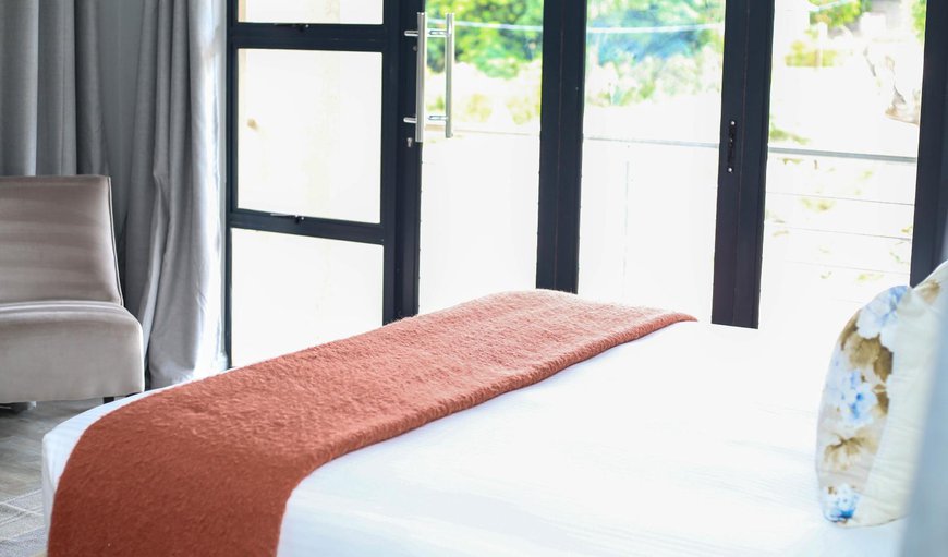 Executive King Room with Shower: Bed