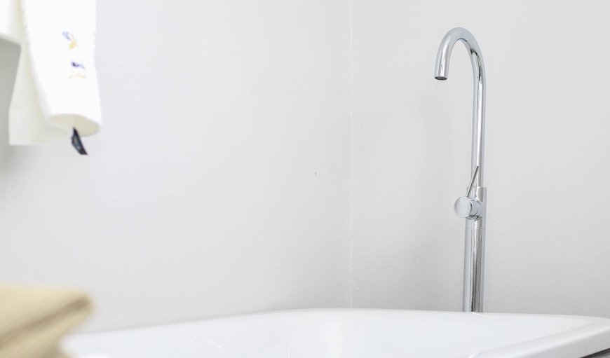 King Room with Bath-tab: Bathroom