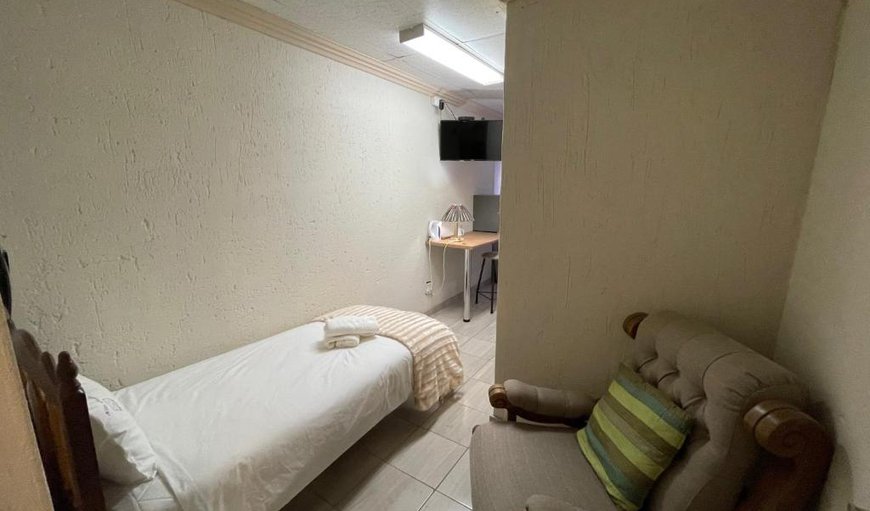 Owl 01 Single Room: Owl 01 Single Room