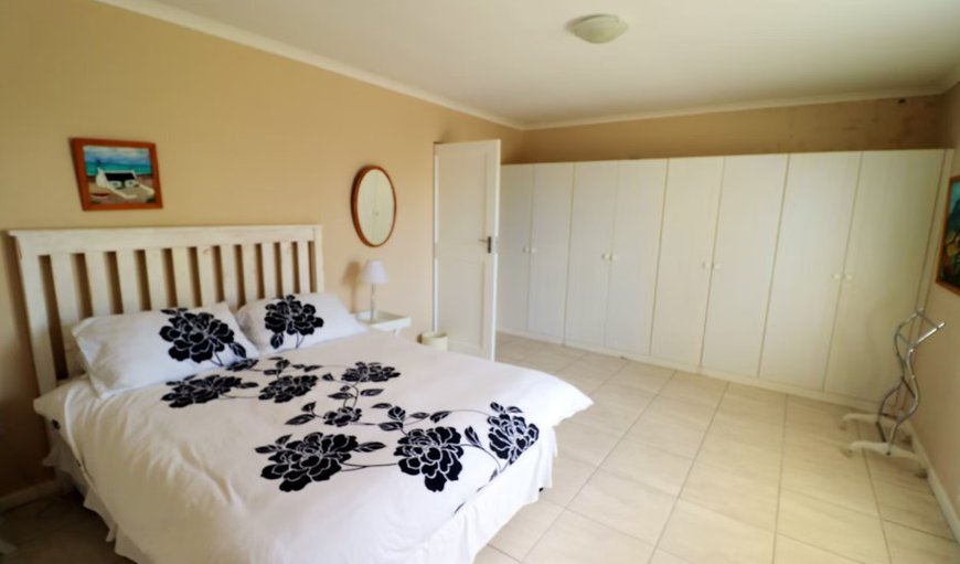 Happiness in Arniston: Bedroom