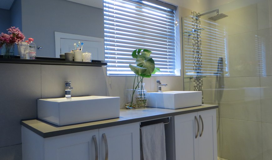 Bradwell Views: Bathroom with Double Vanity