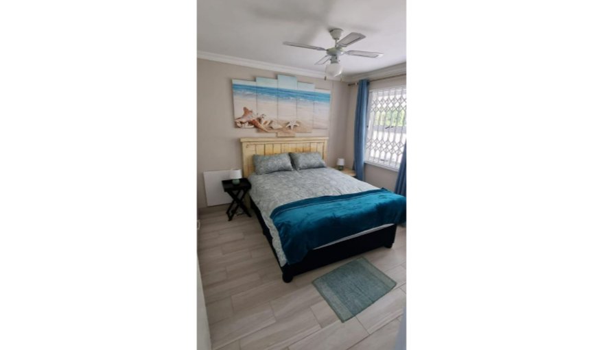 Blue Largo 6: Bedroom with queen size bed
