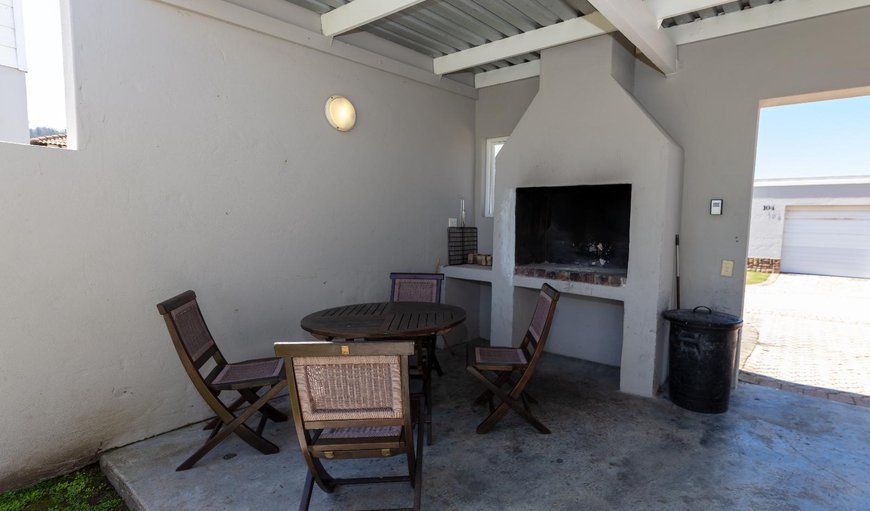 Duplex Unit 105: Duplex Unit 105 - Braai area