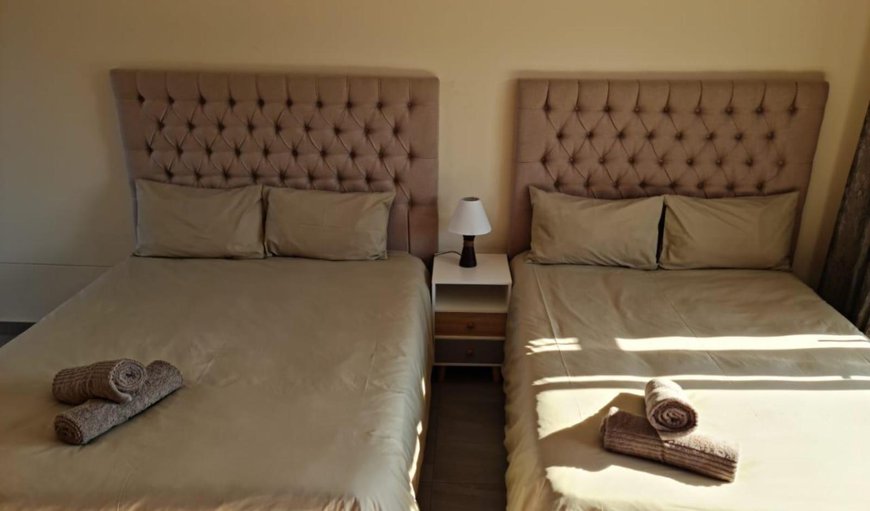Lodge Rooms: Lodge Rooms - Open plan sleeping area