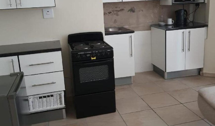 One Bedroom Apartment: One Bedroom Apartment - Kitchen
