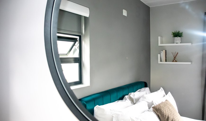 Popp Inn Modern Apartment: Bedroom