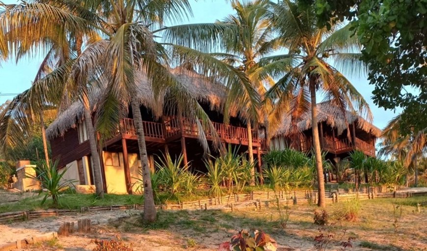 Welcome to Palm View! in Praia da Barra, Inhambane Province, Mozambique