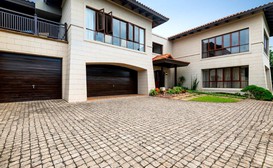 10 Tinderwood Loop, Zimbali image