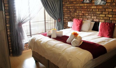 Room 5: Bed