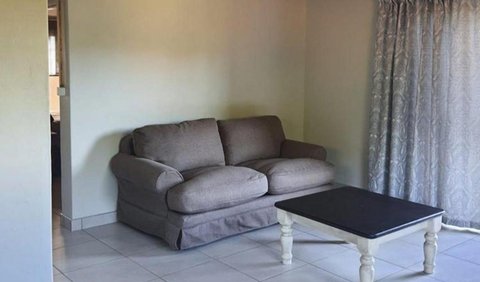 One Bedroom Self Catering Unit: Seating area