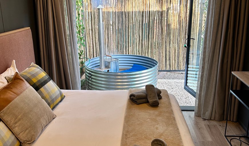 Urban Studio Cottage with Hot tub photo 3