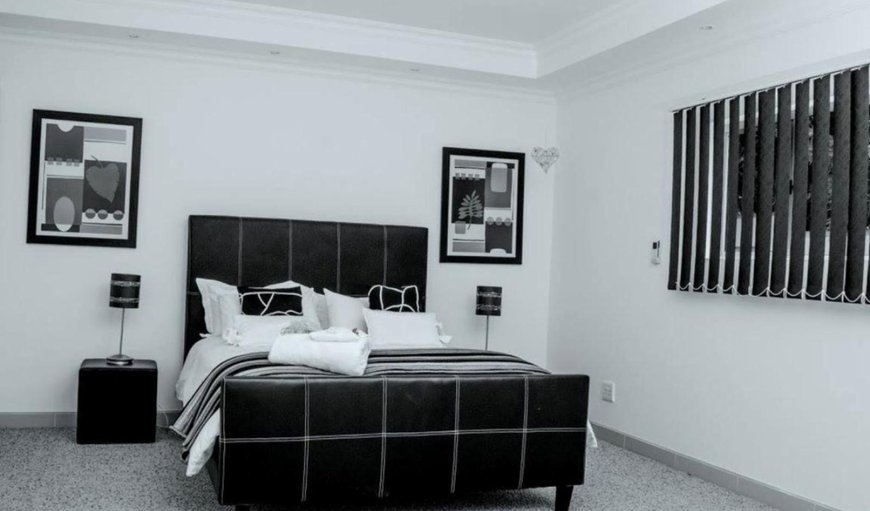 Executive Suite: Bed
