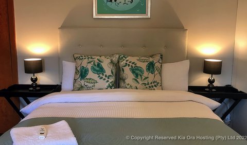 Comfort Queen Room 2: Bed