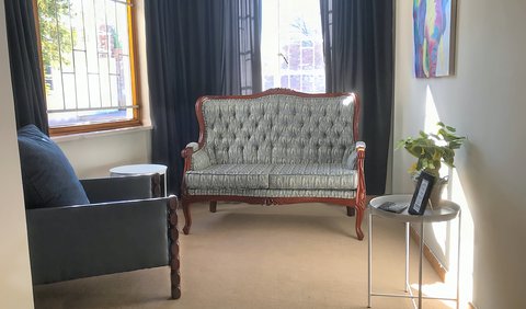 Comfort Queen Room 2: Lounge