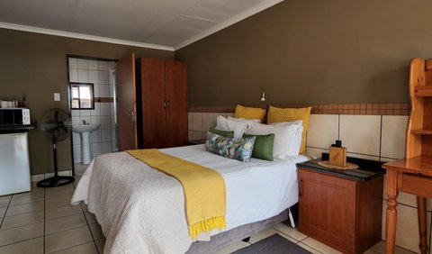 Standard Double Room: Photo of the whole room
