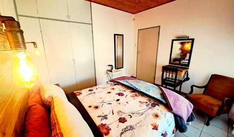 African Hawk Eagle (Double Room): Photo of the whole room