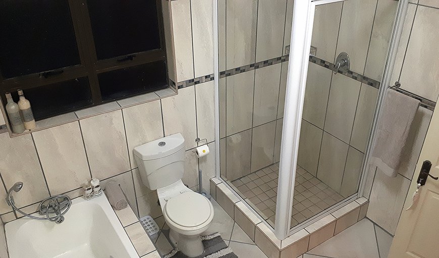 Trevi 11: Bathroom