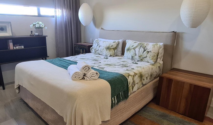 Classic Queen En-suite Bedroom: Bed