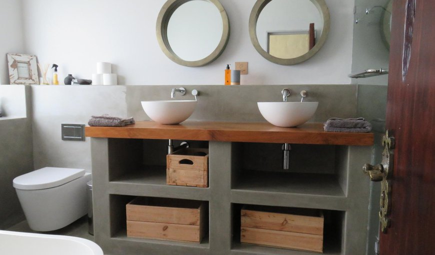 Yellowwood Room: Bathroom