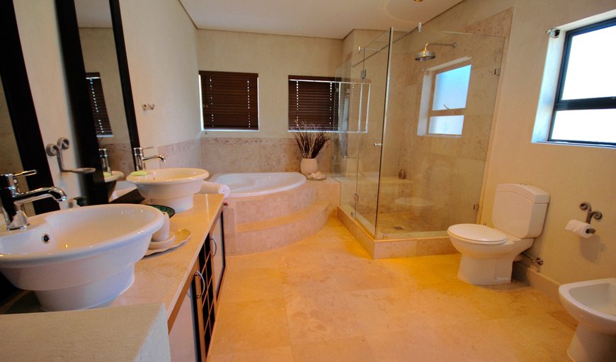 Oceana Villa: Bathroom