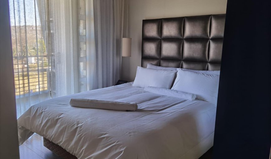 3 Bedroom Apartment: Bed