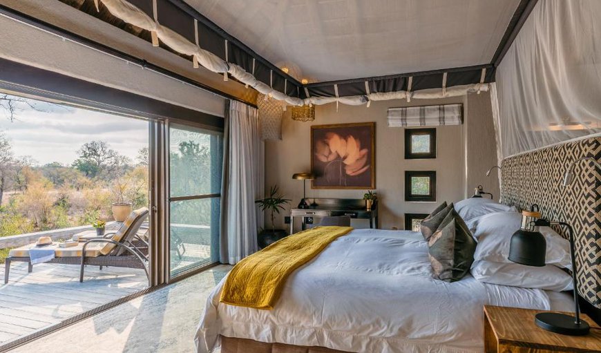 Honeymoon Suite: Honeymoon Suite - Bedroom