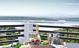 Aguia-Vista Luxury Self-catering Accommodation Paradise Beach image